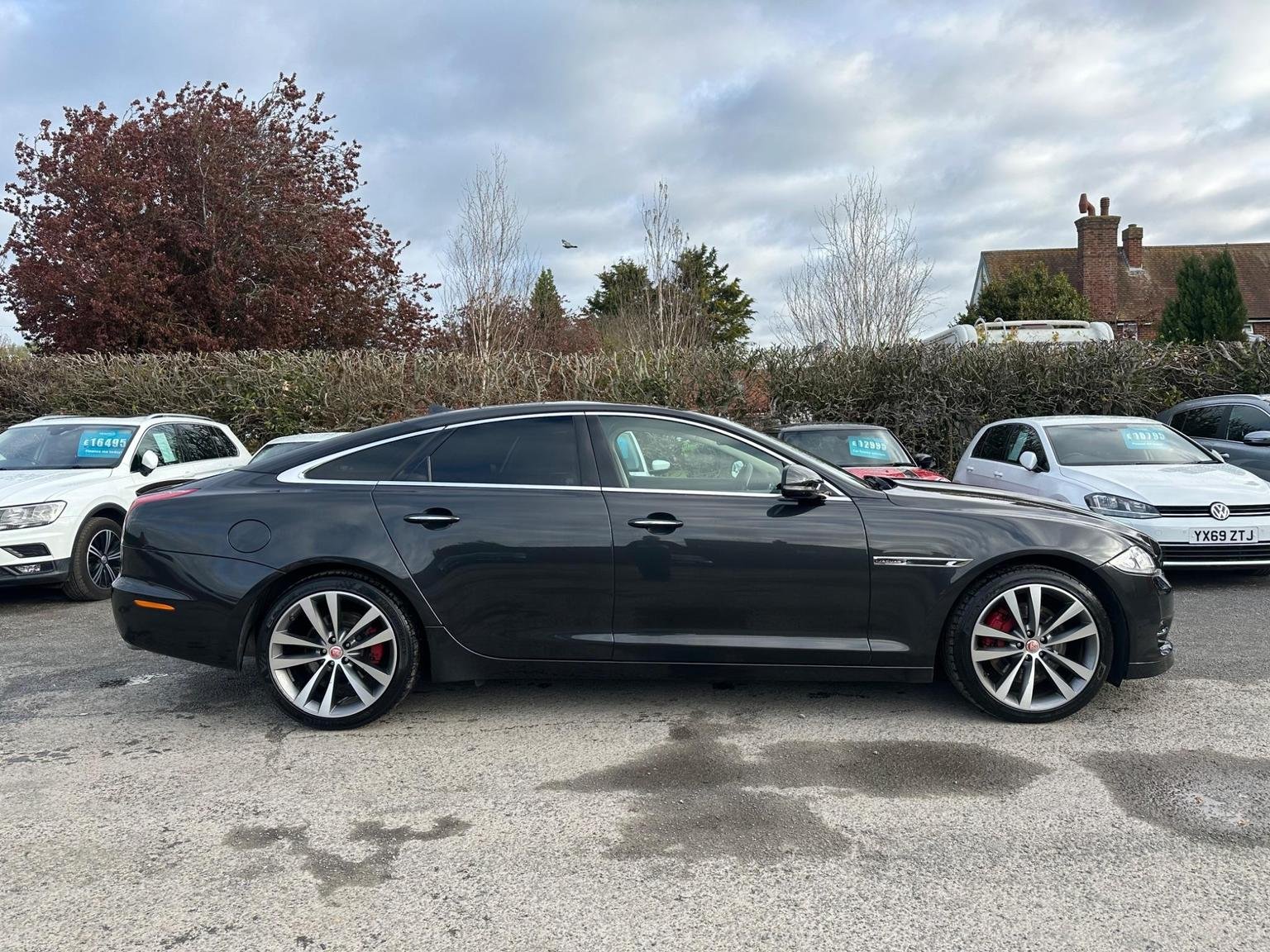 Jaguar XJ
