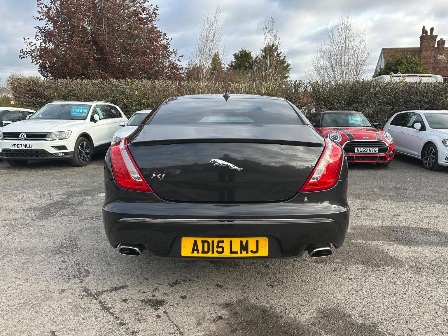 Jaguar XJ