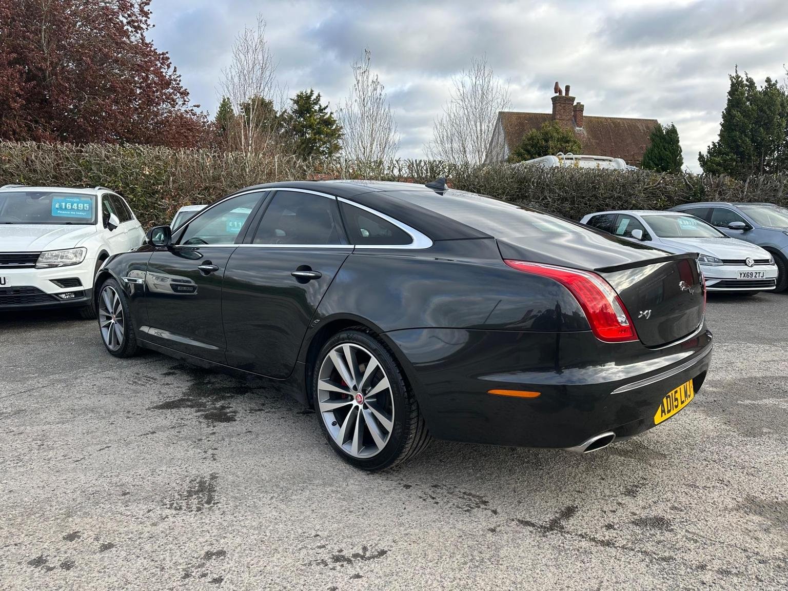 Jaguar XJ
