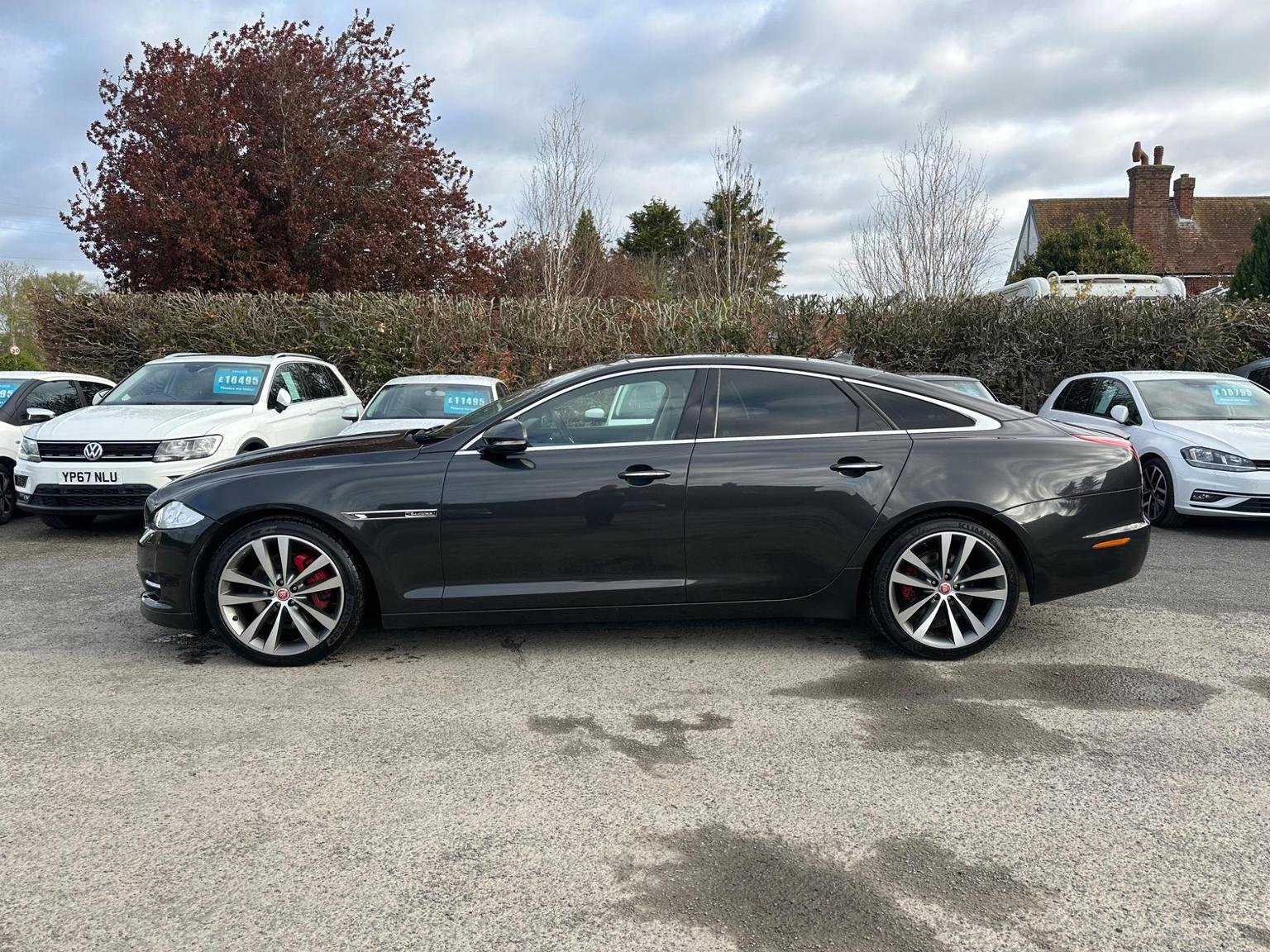 Jaguar XJ