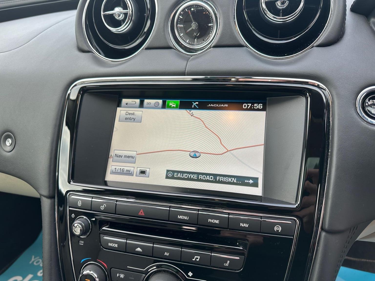 Jaguar XJ