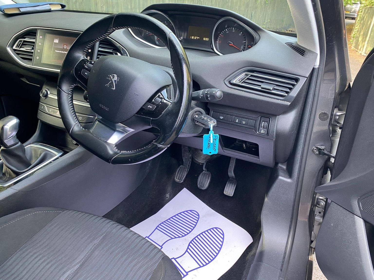 Peugeot 308