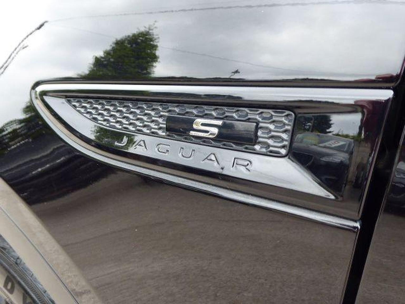 Jaguar E Pace