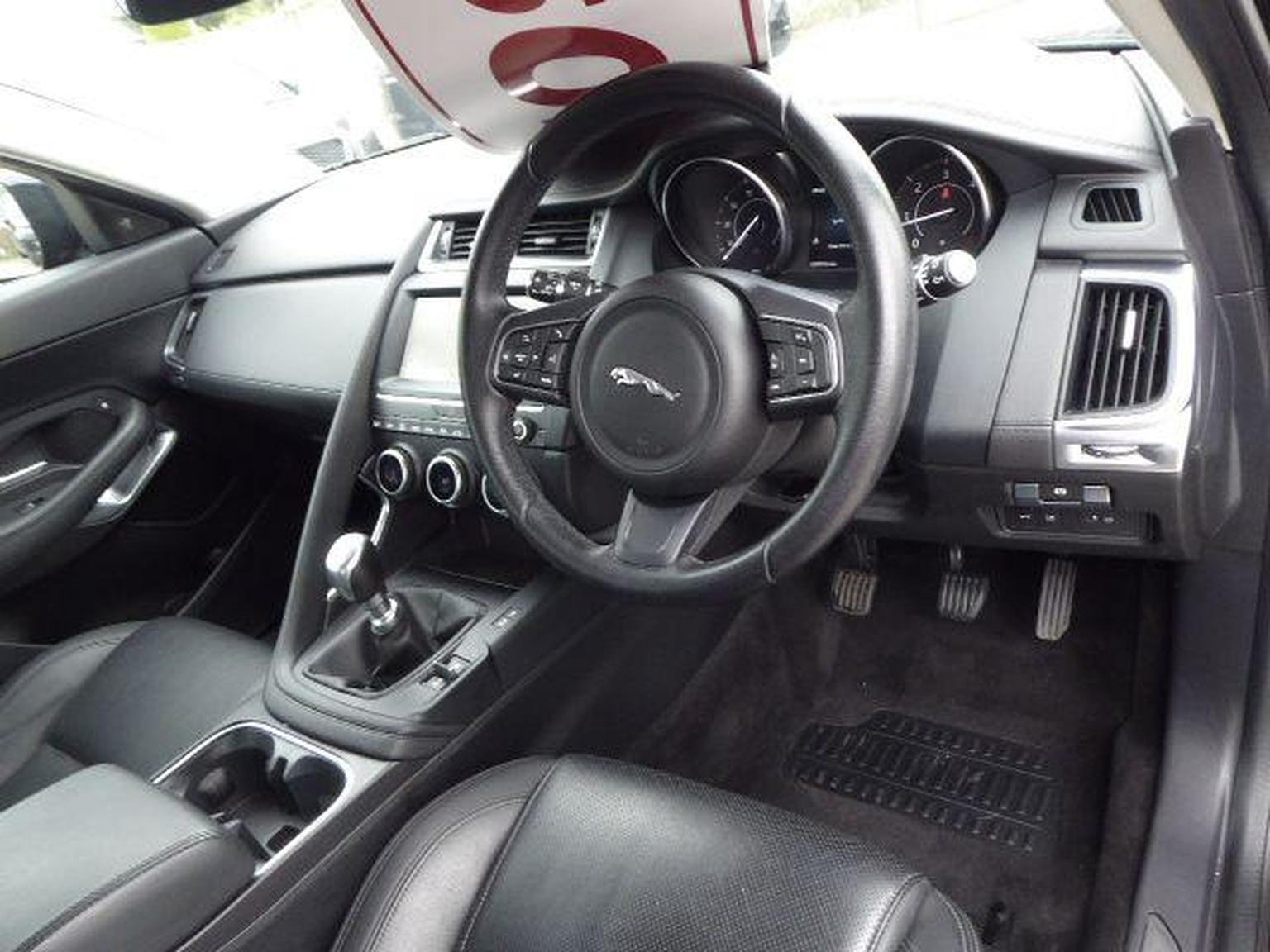 Jaguar E Pace