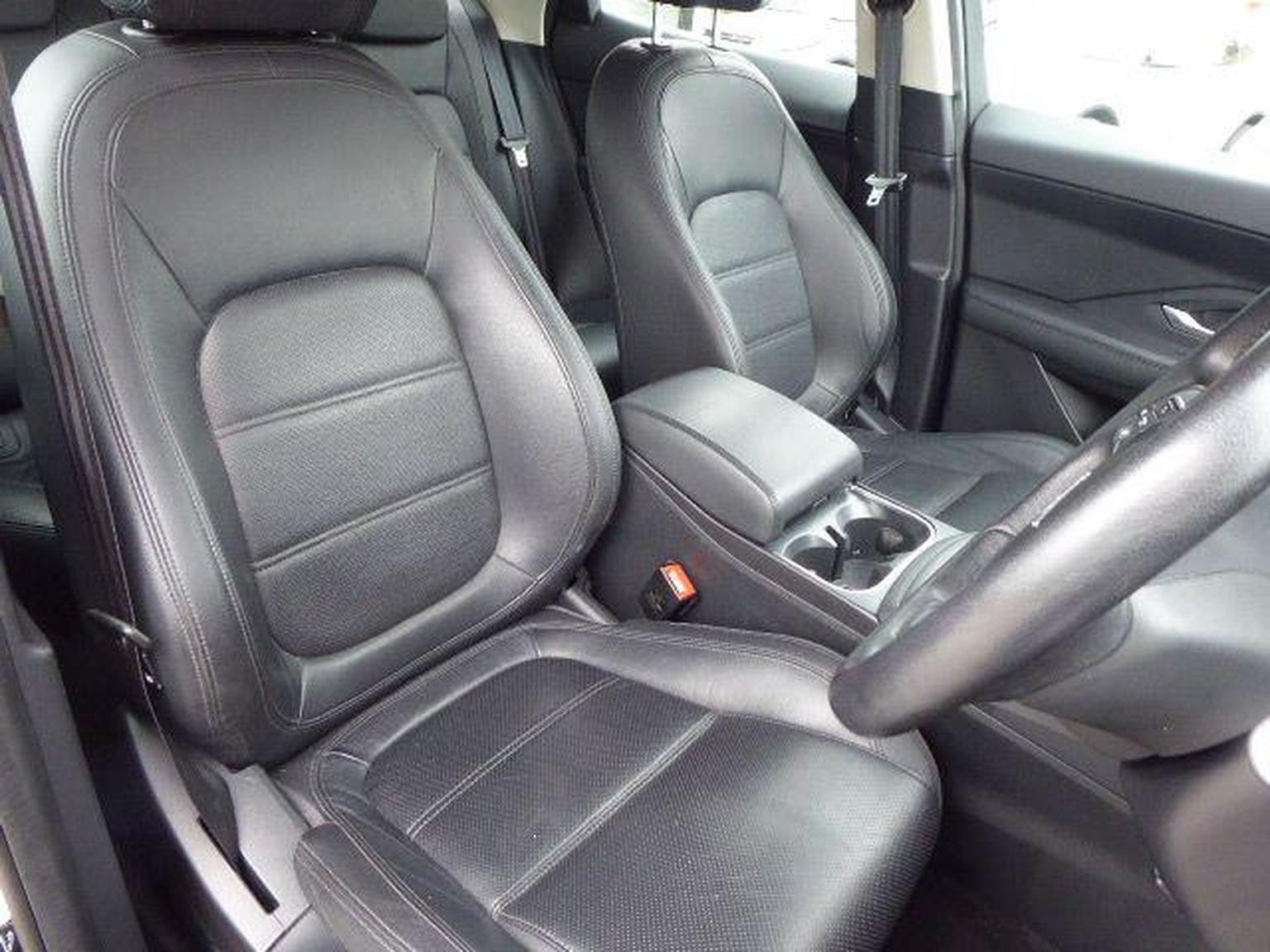 Jaguar E Pace