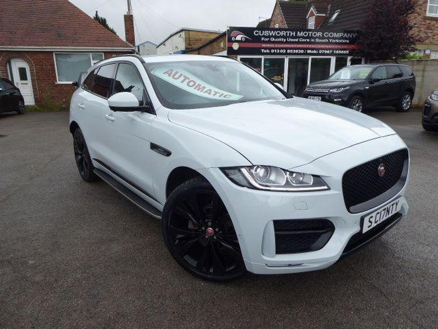 Jaguar F Pace