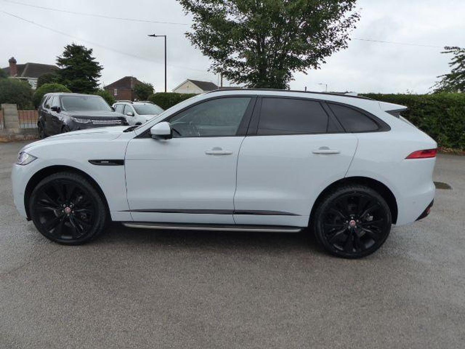 Jaguar F Pace