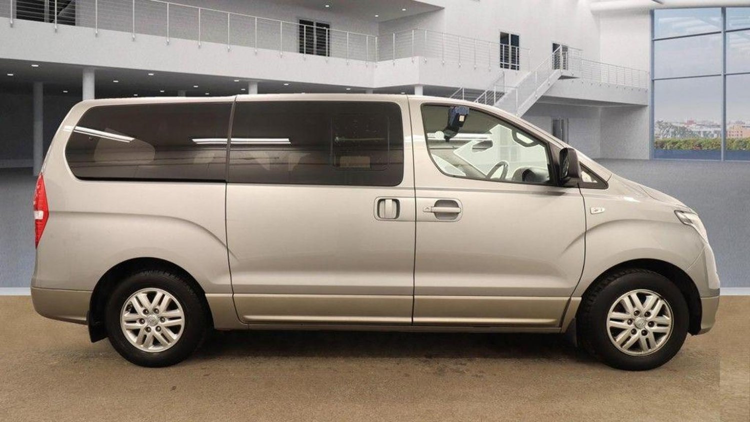 Hyundai i800