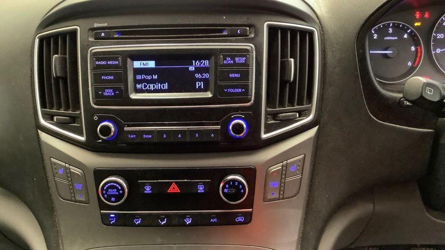 Hyundai i800