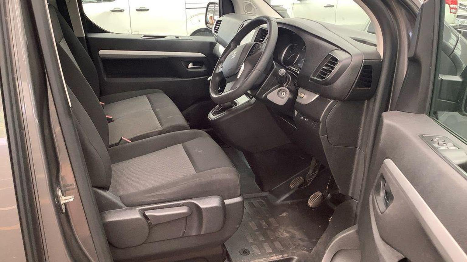 Peugeot Traveller