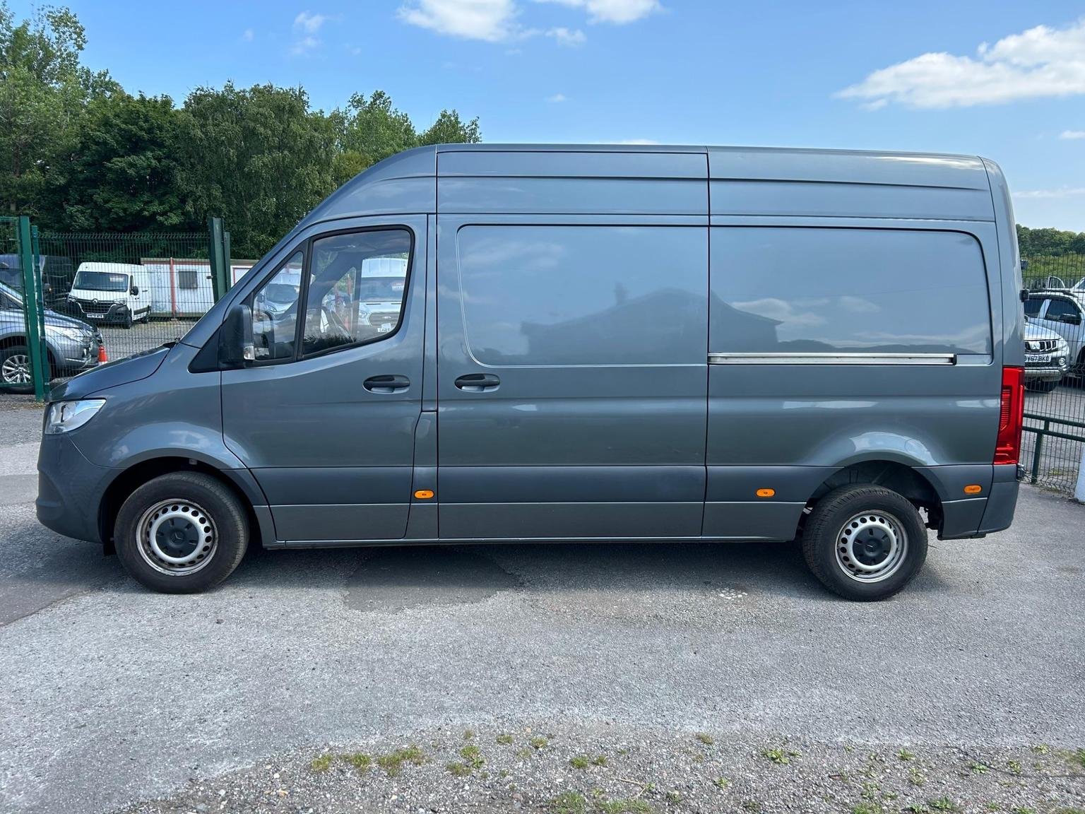 Mercedes Benz Sprinter
