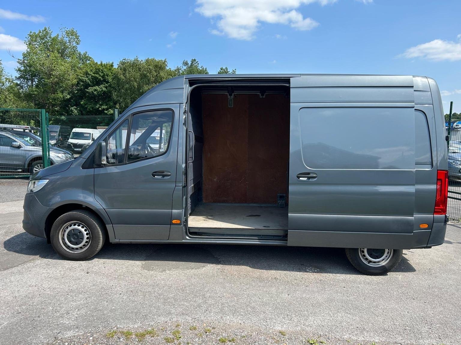 Mercedes Benz Sprinter