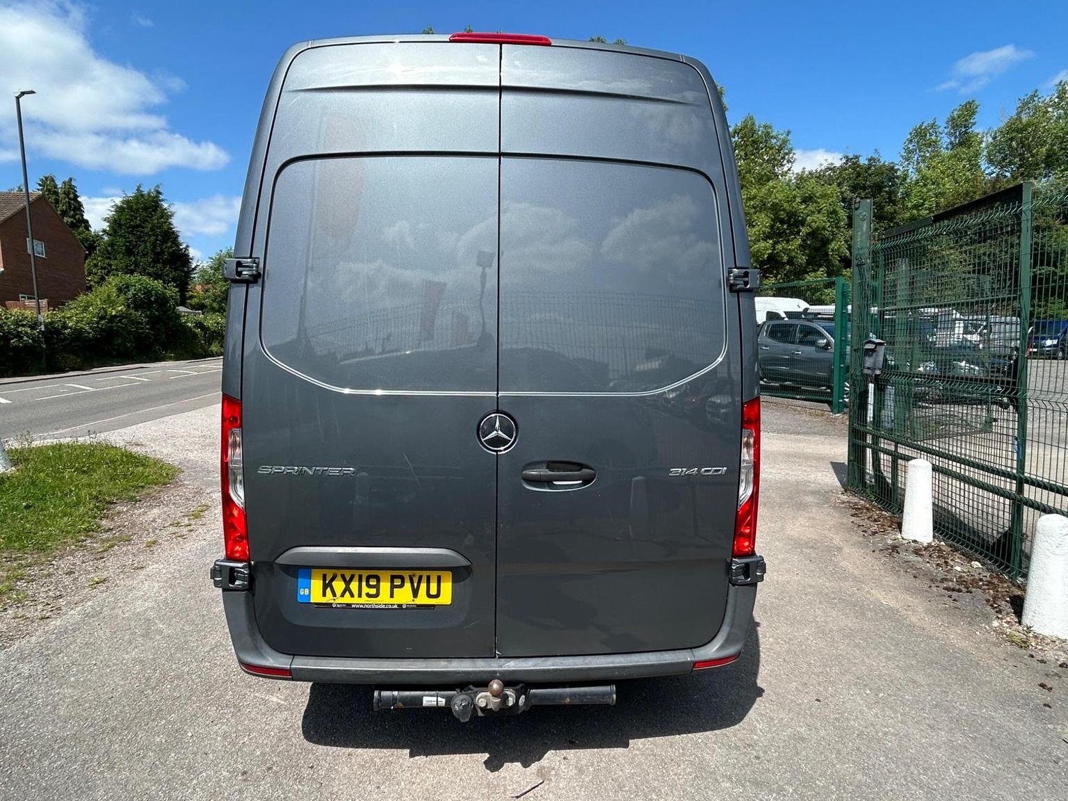 Mercedes Benz Sprinter