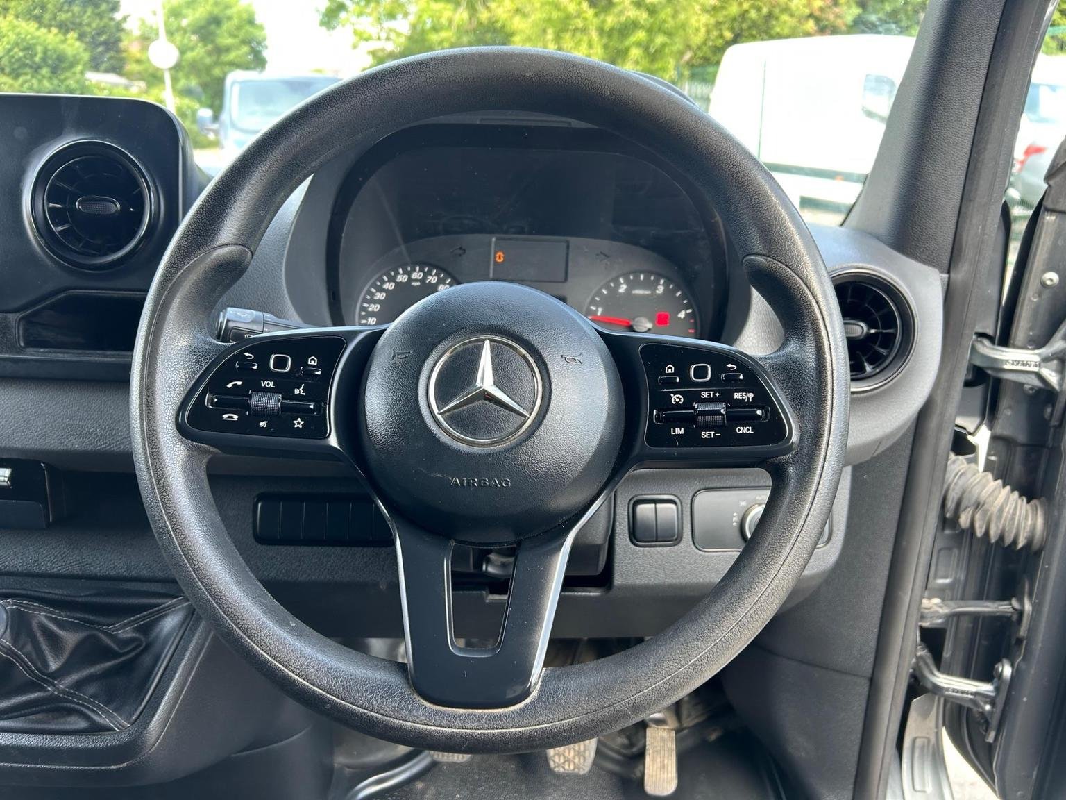 Mercedes Benz Sprinter