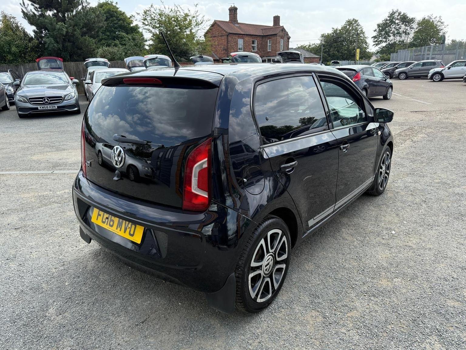 Volkswagen UP