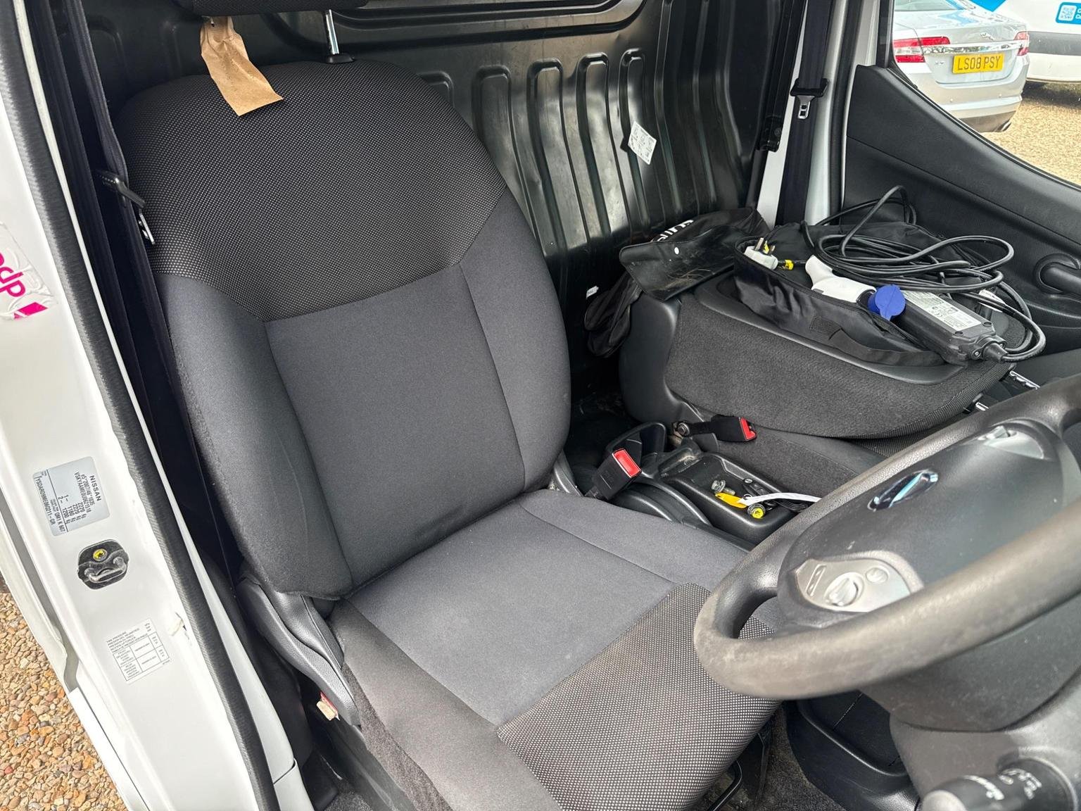 Nissan eNV200