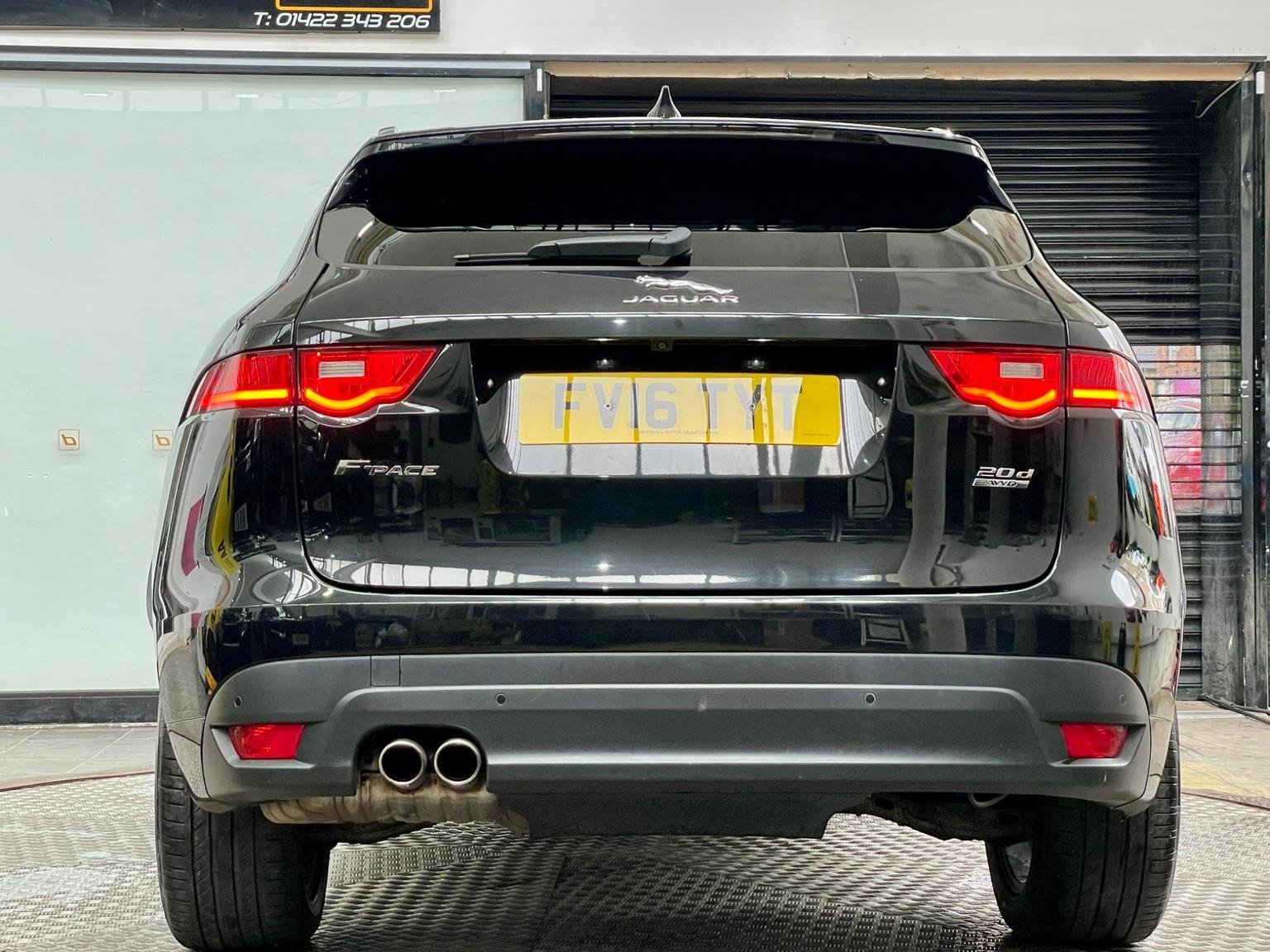 Jaguar F Pace
