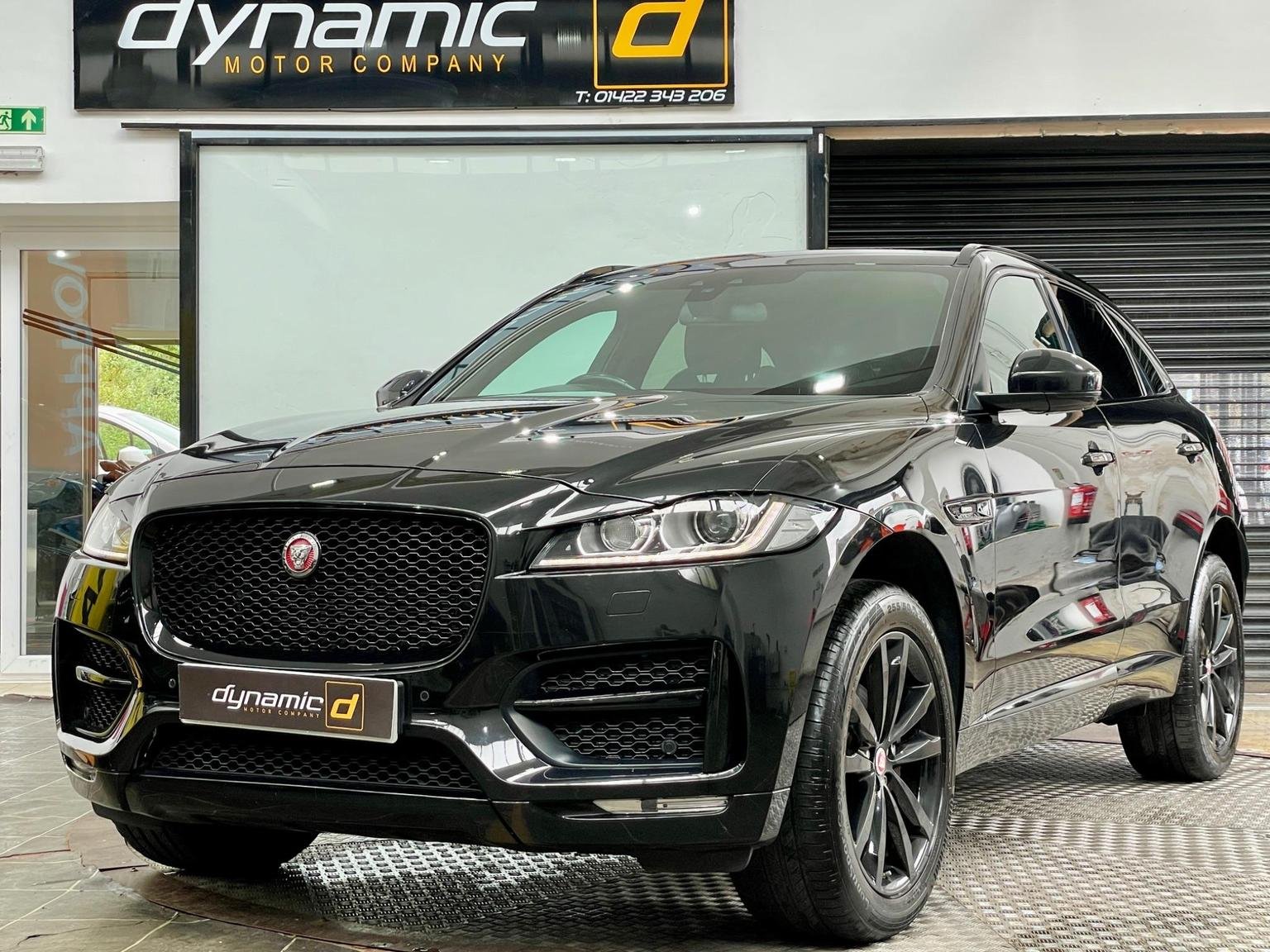 Jaguar F Pace