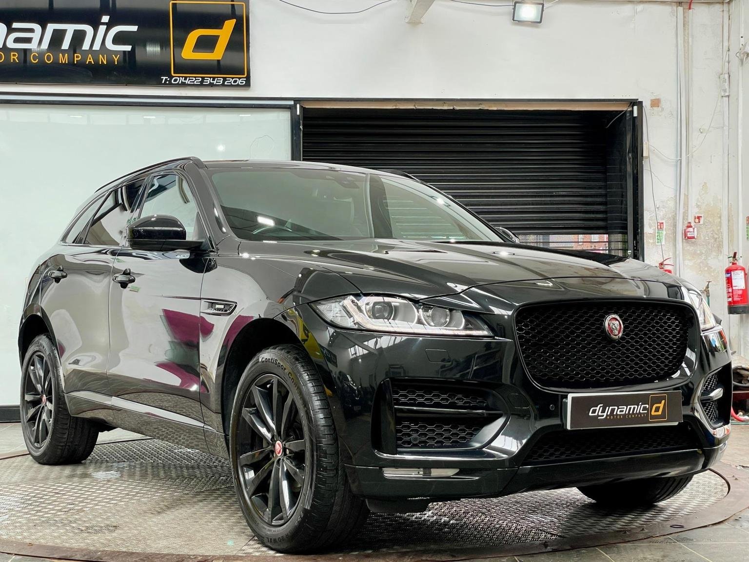 Jaguar F Pace