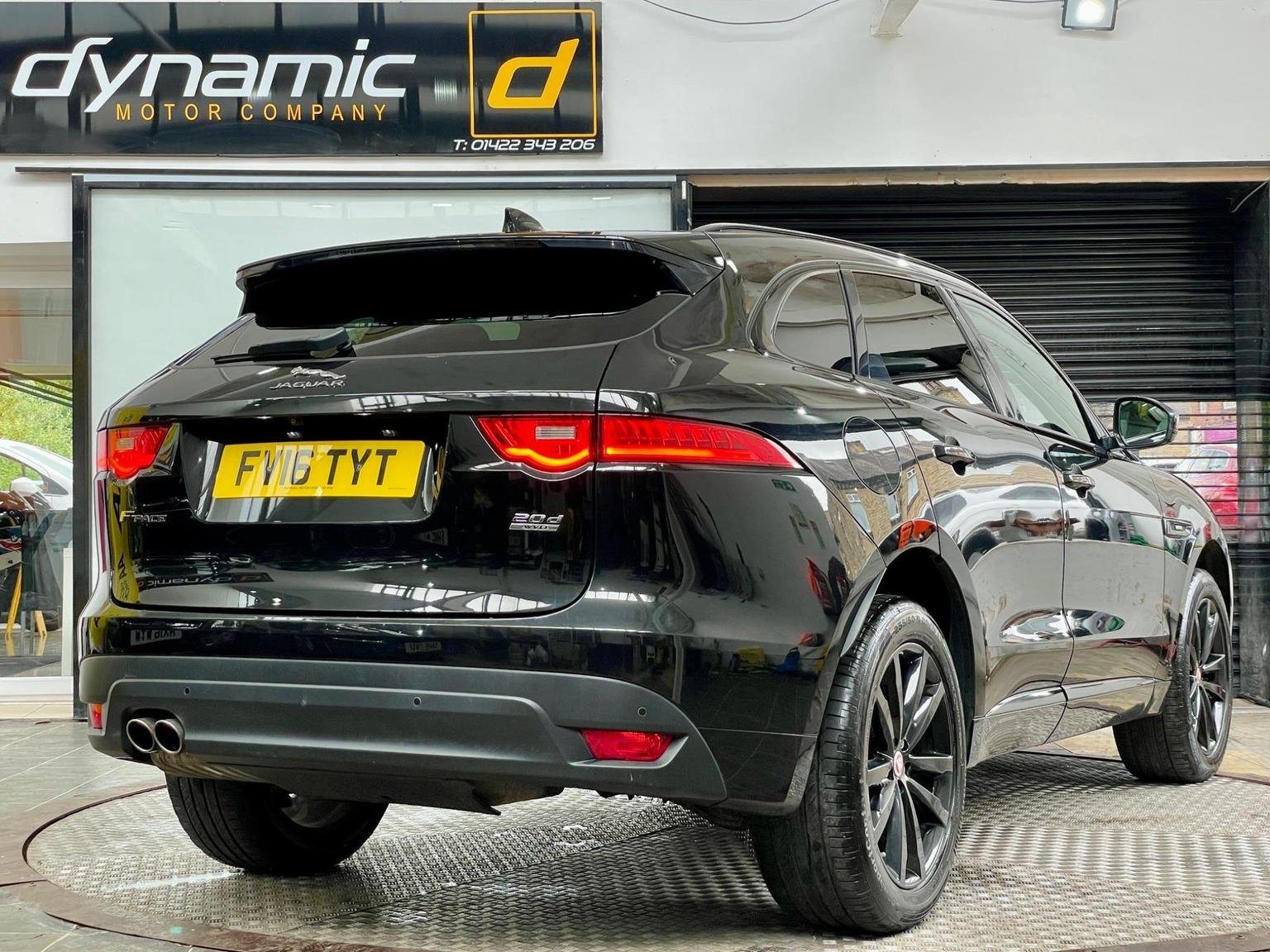 Jaguar F Pace