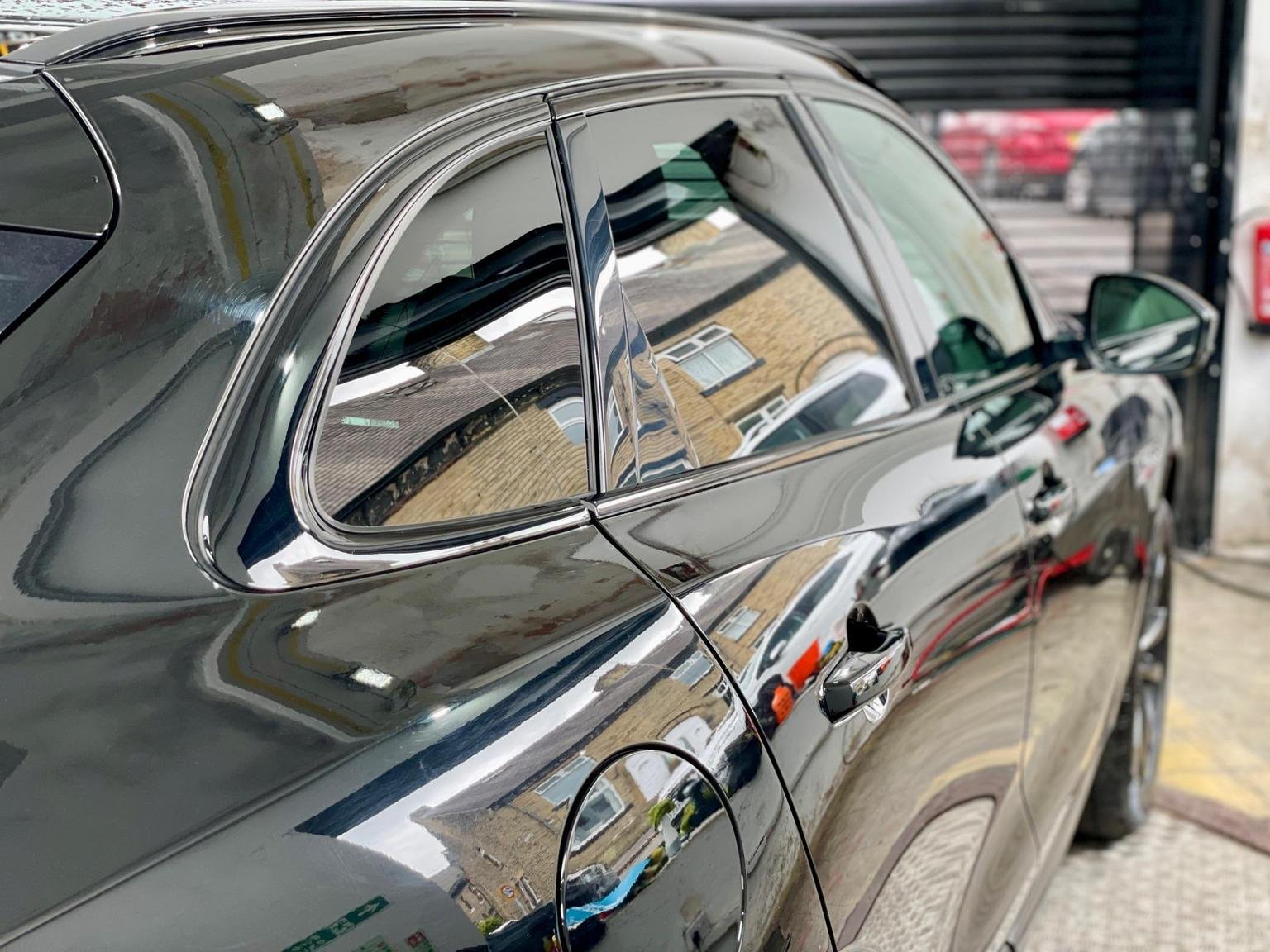 Jaguar F Pace