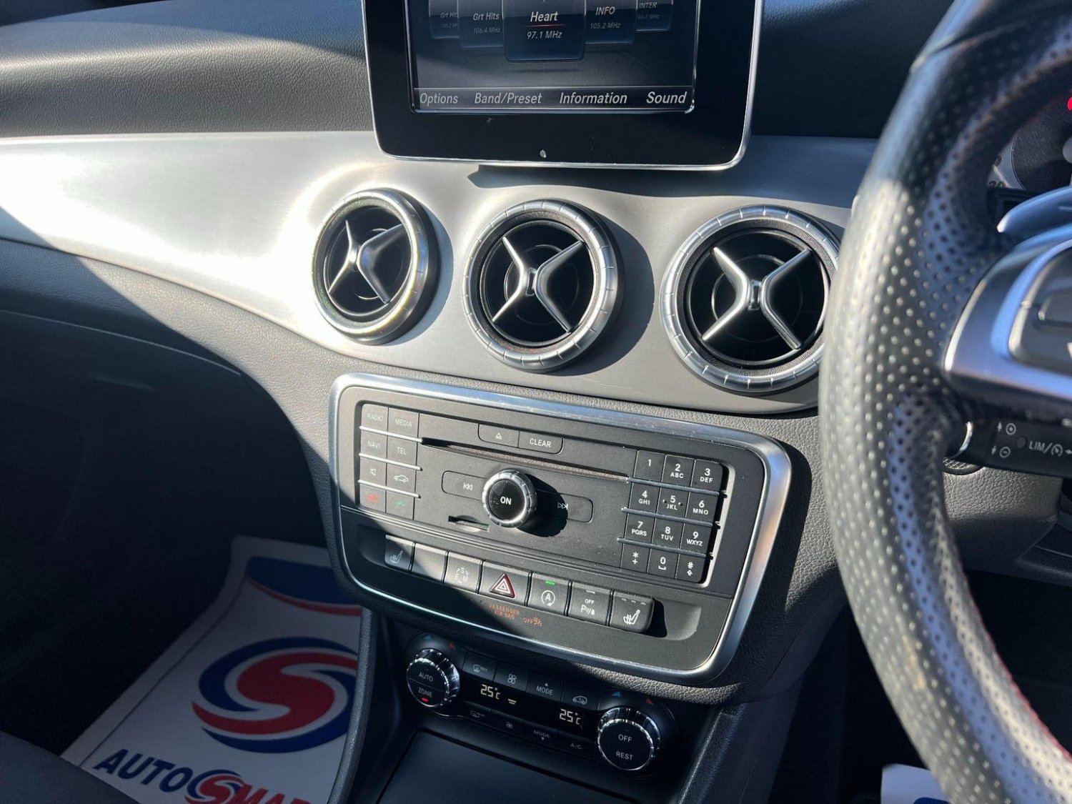 Mercedes Benz CLA