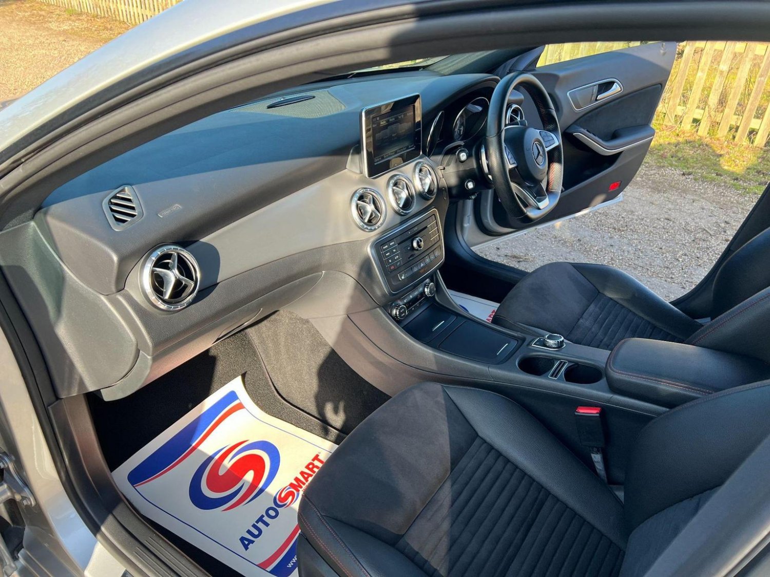 Mercedes Benz CLA