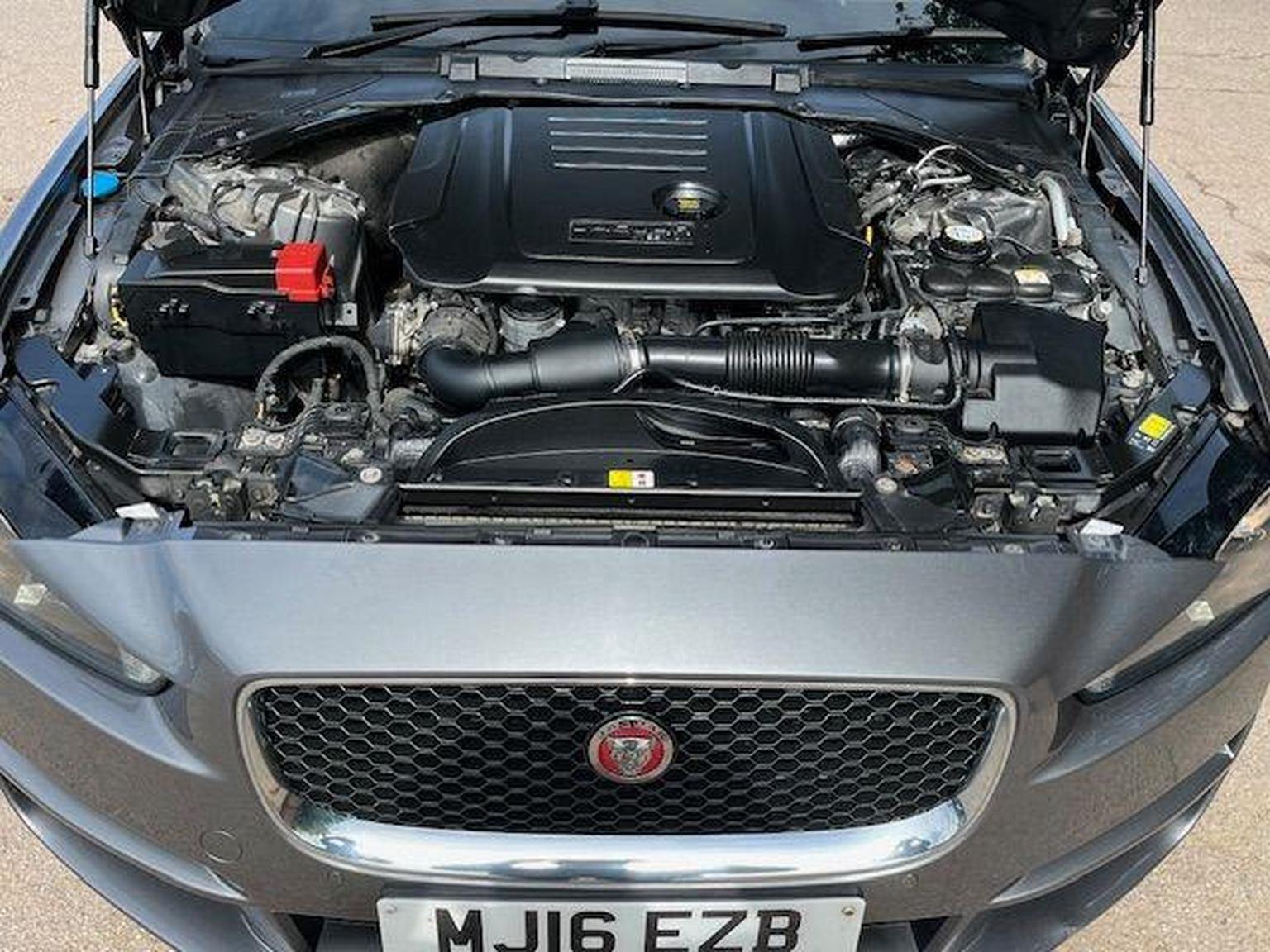 Jaguar XE