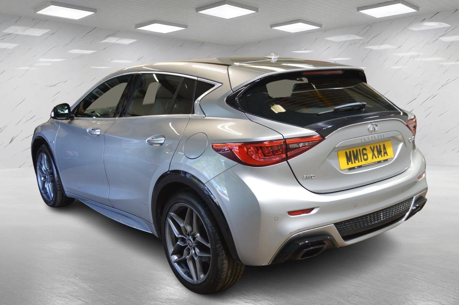 Infiniti Q30