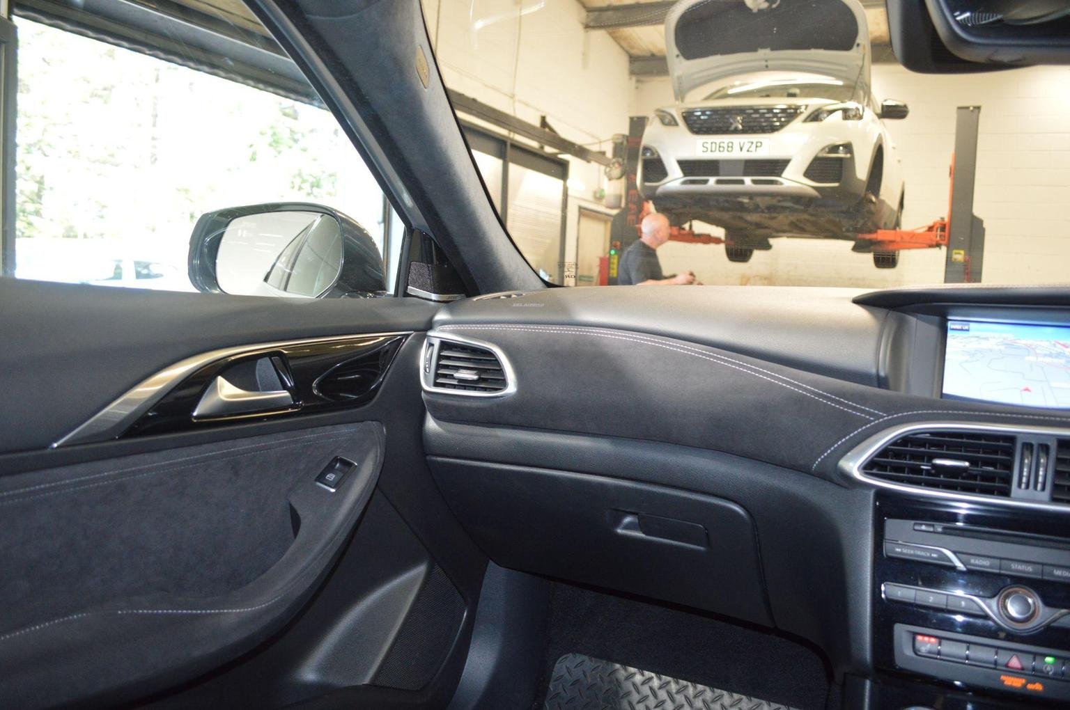 Infiniti Q30