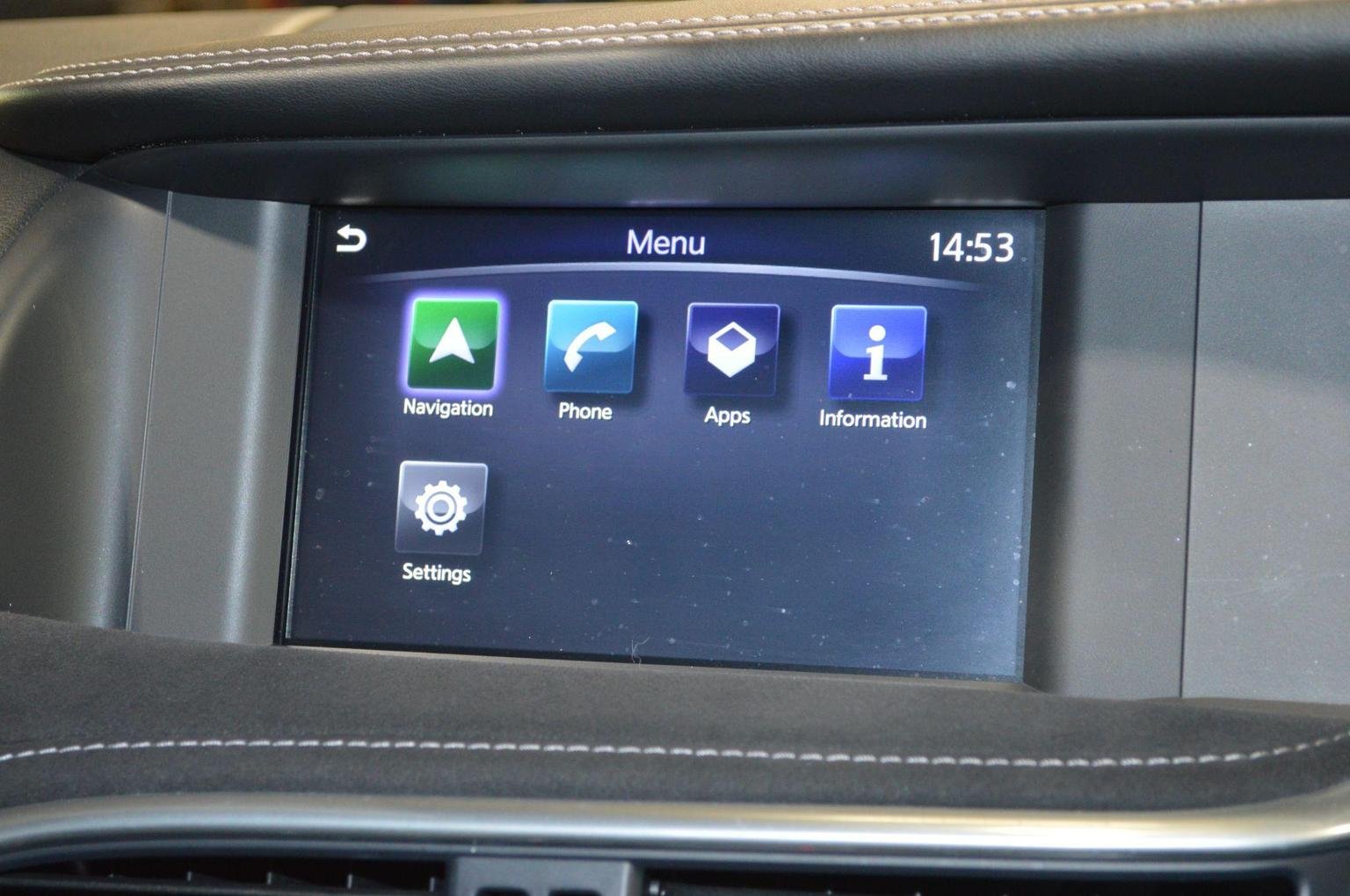 Infiniti Q30