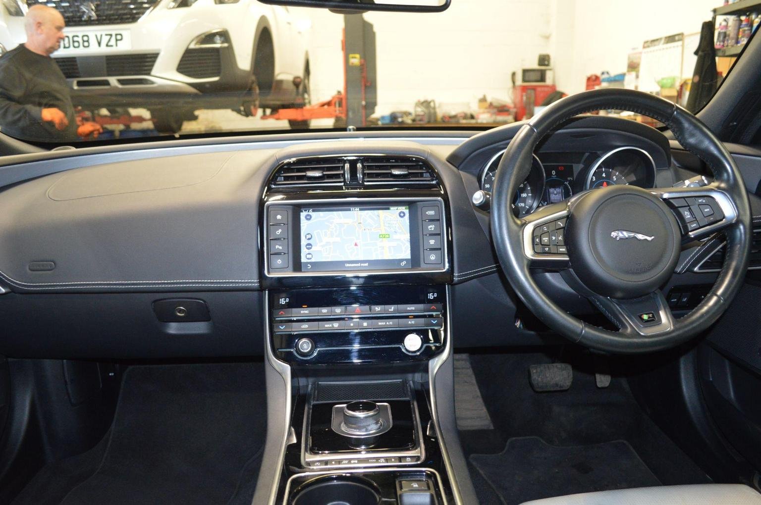 Jaguar XE