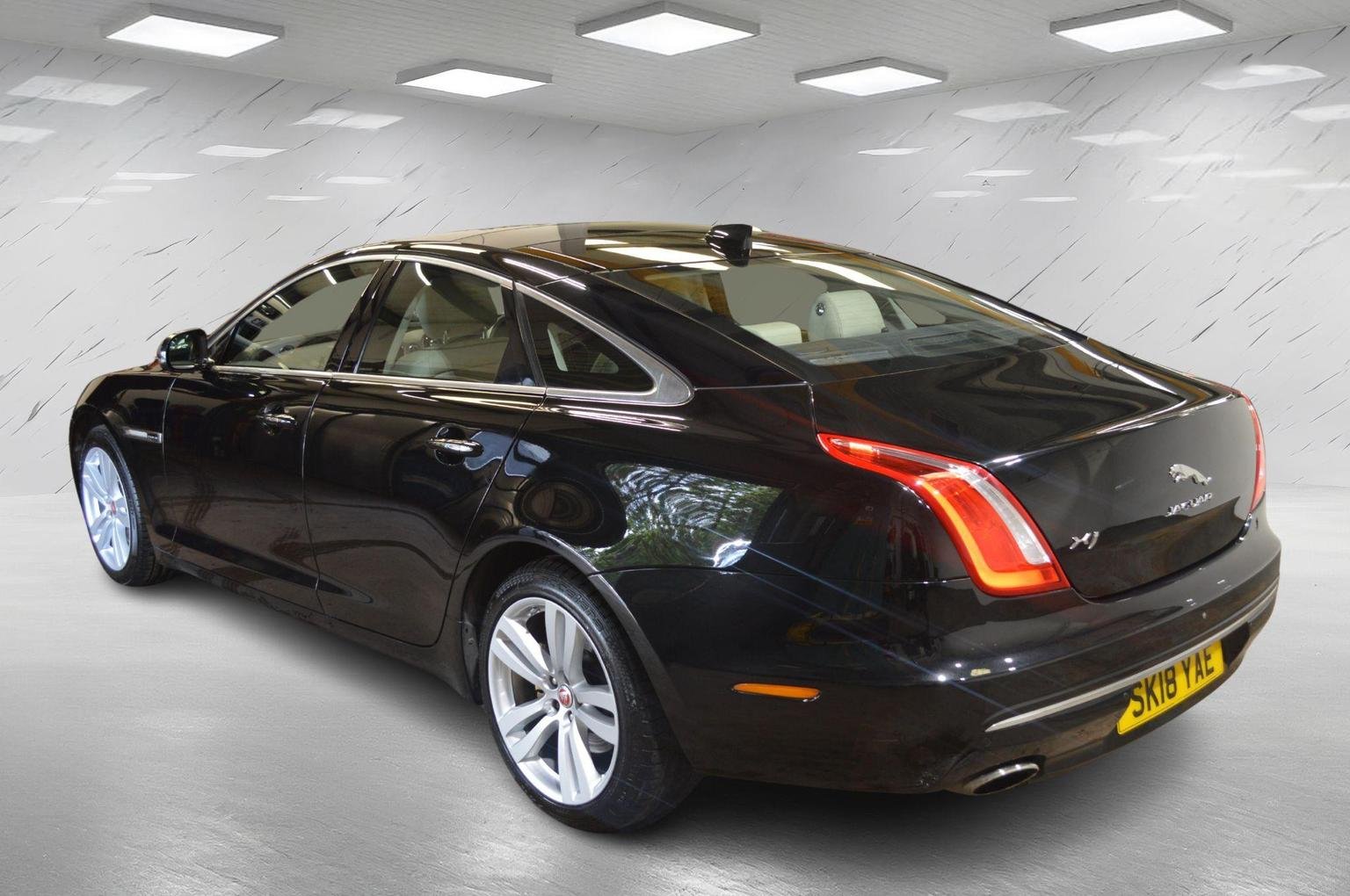 Jaguar XJ