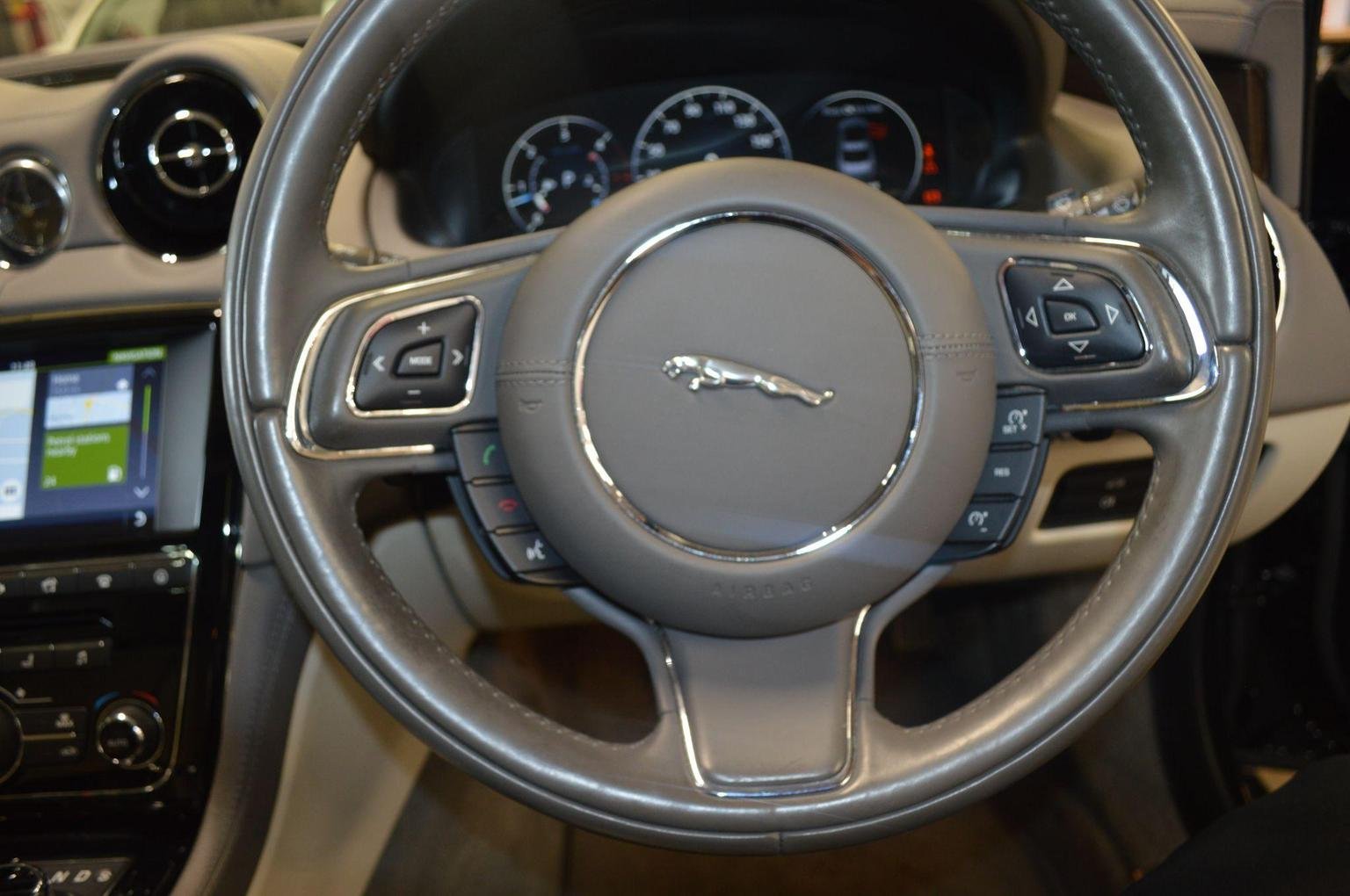 Jaguar XJ