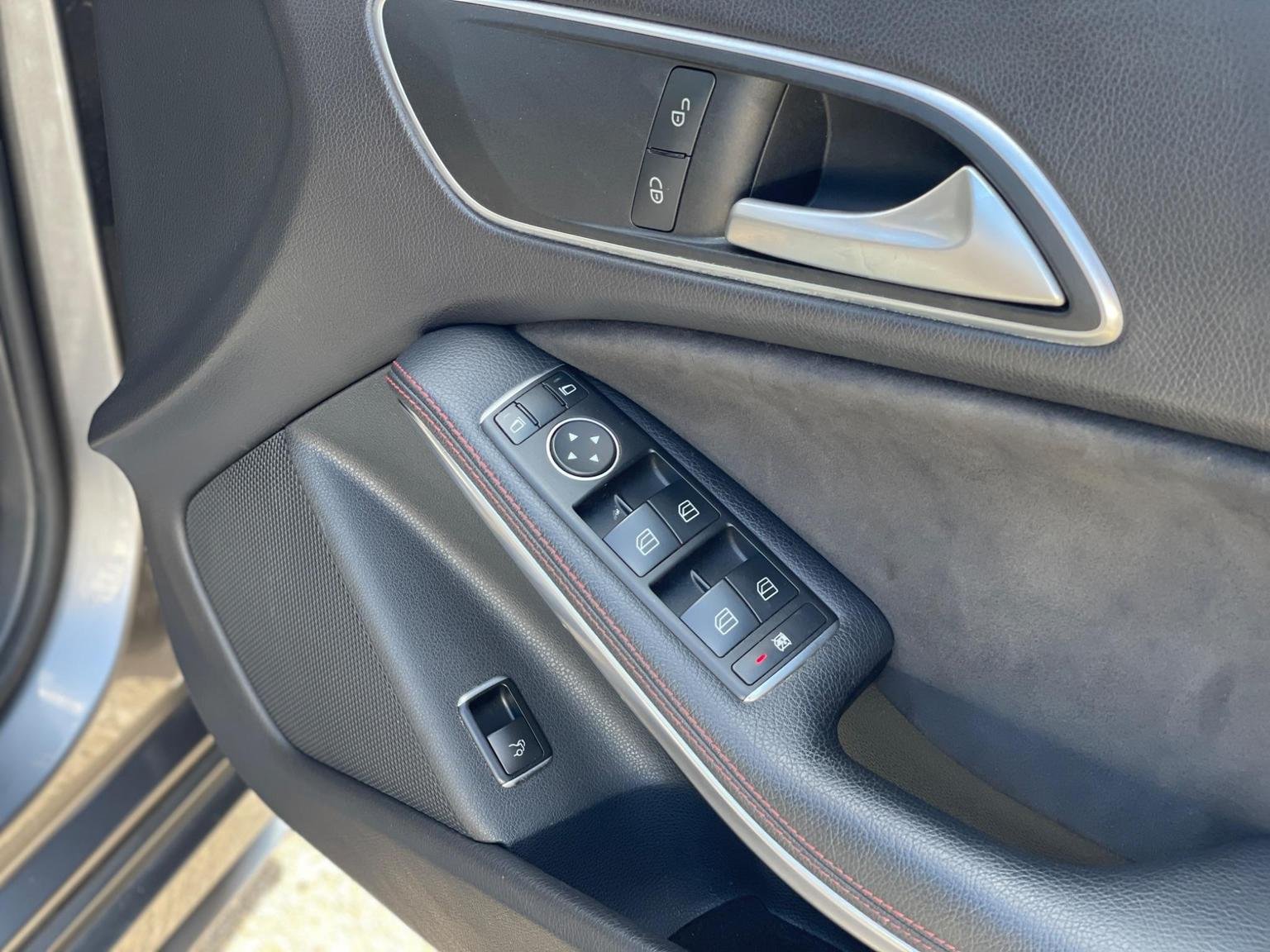 Mercedes Benz CLA