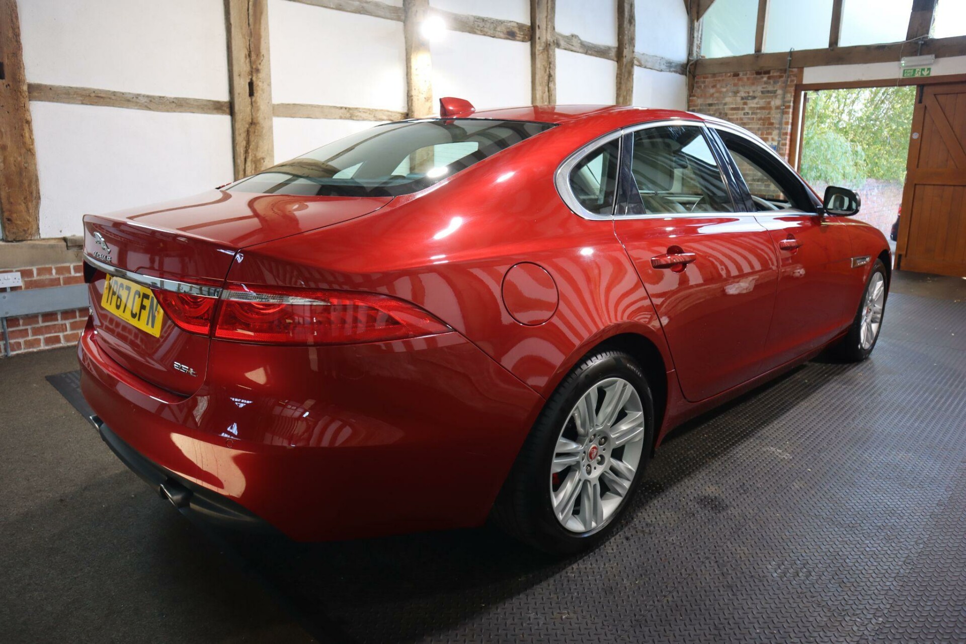 Jaguar XF