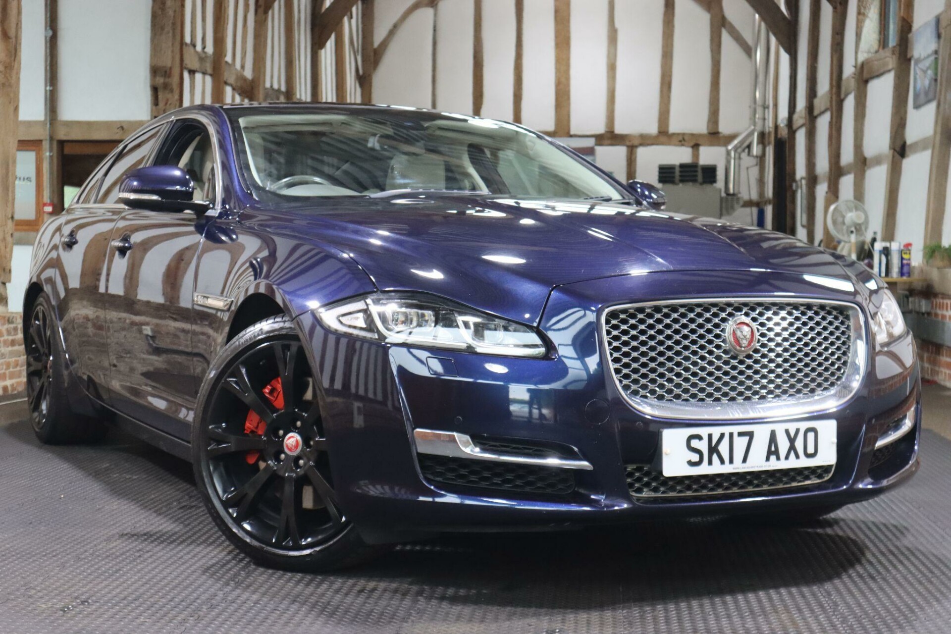 Jaguar XJ