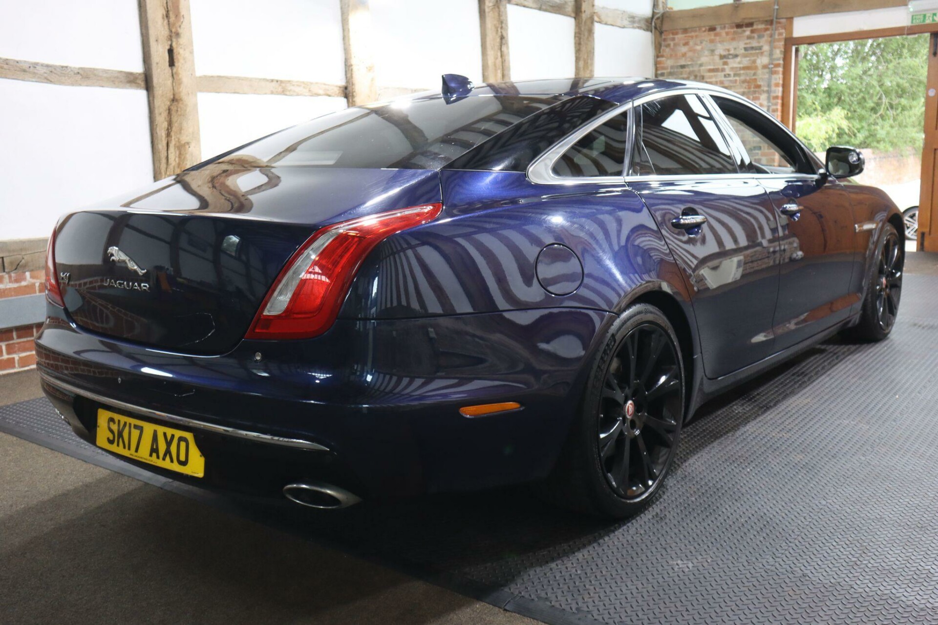 Jaguar XJ