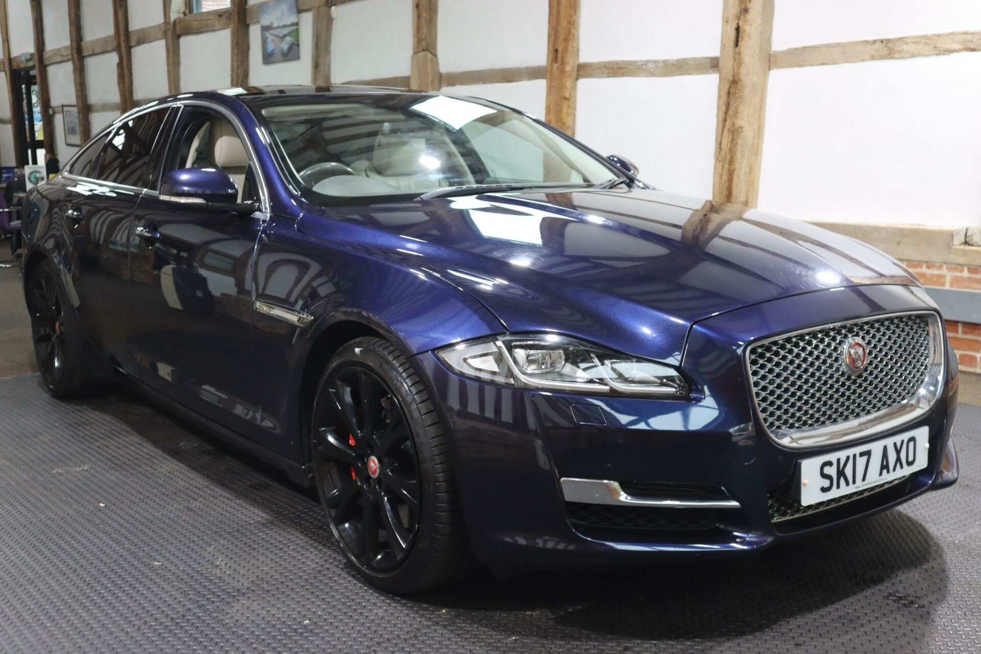 Jaguar XJ