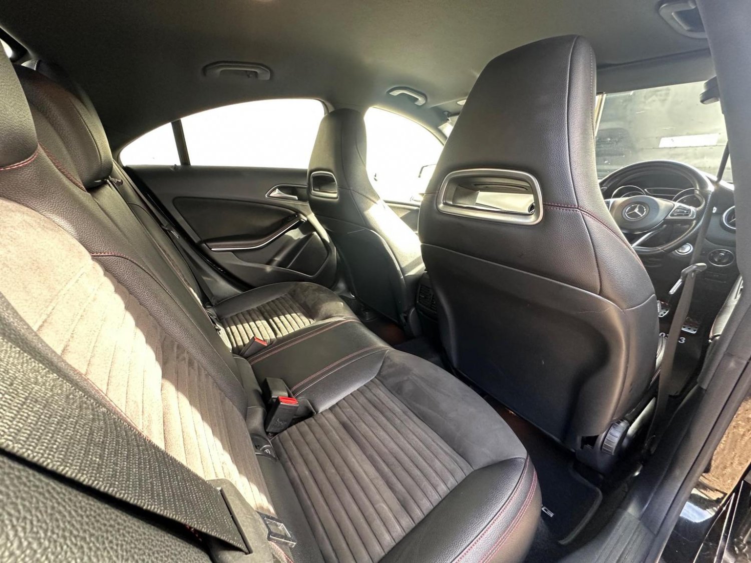 Mercedes Benz CLA