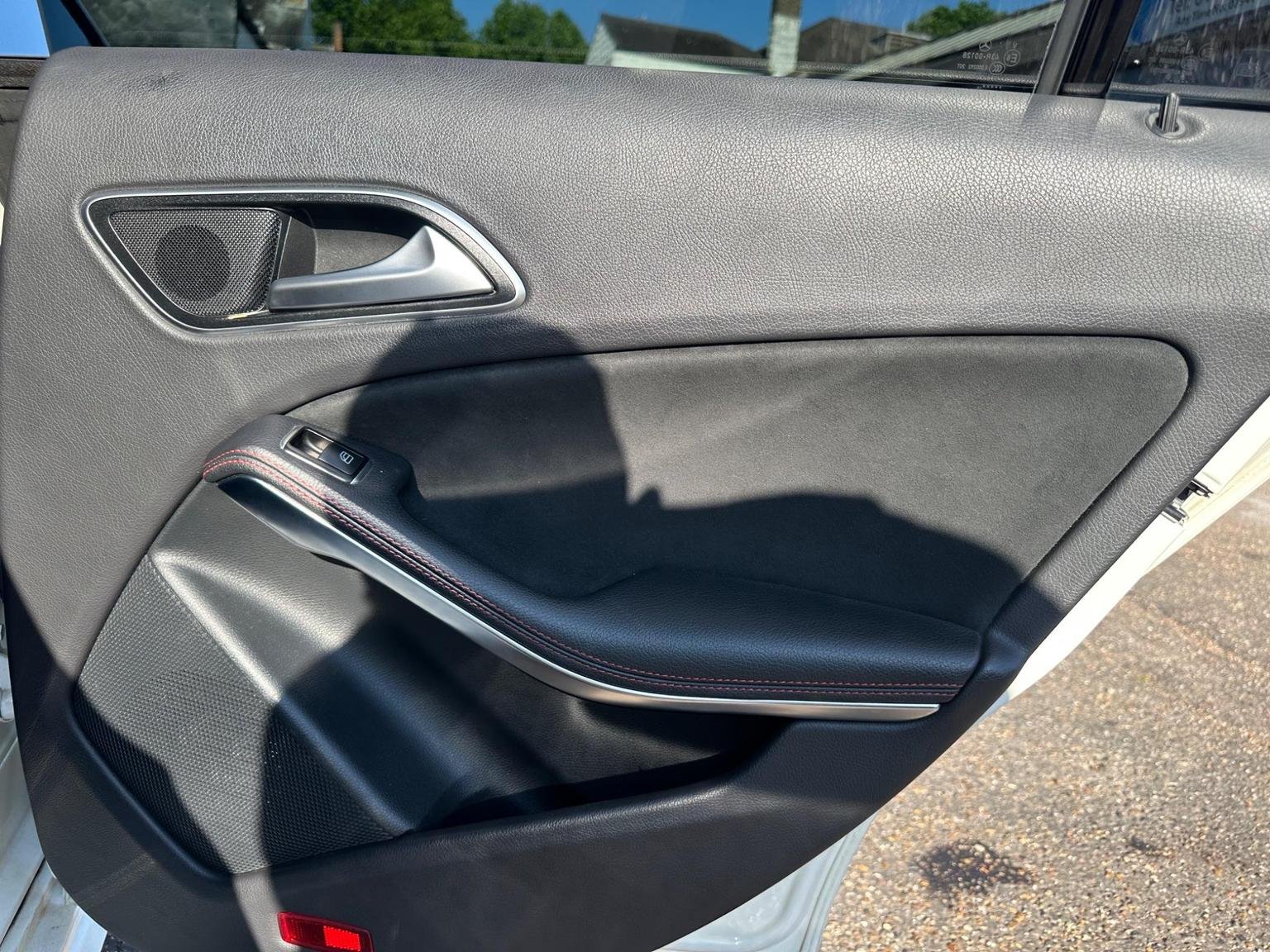 Mercedes Benz CLA