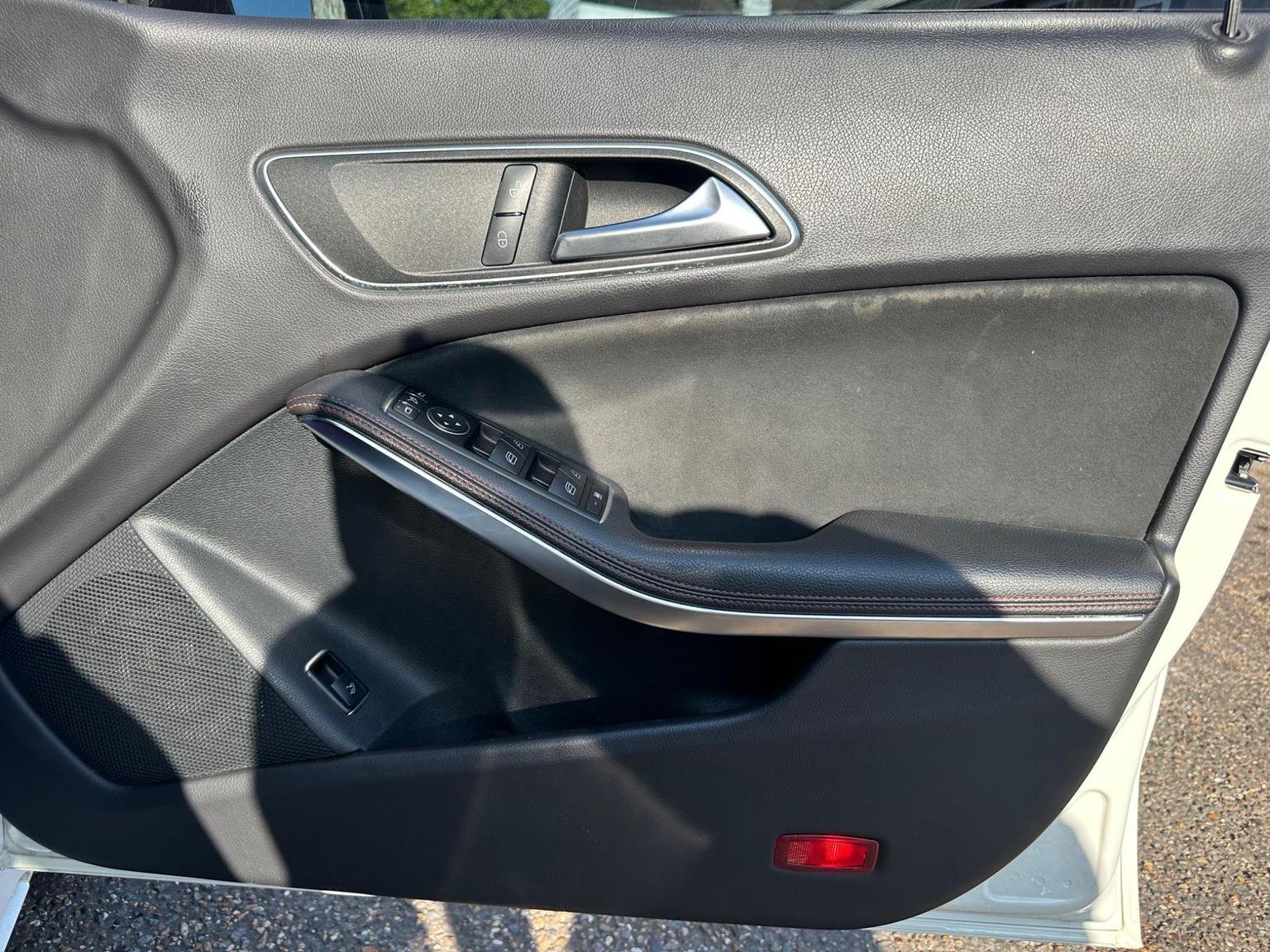 Mercedes Benz CLA