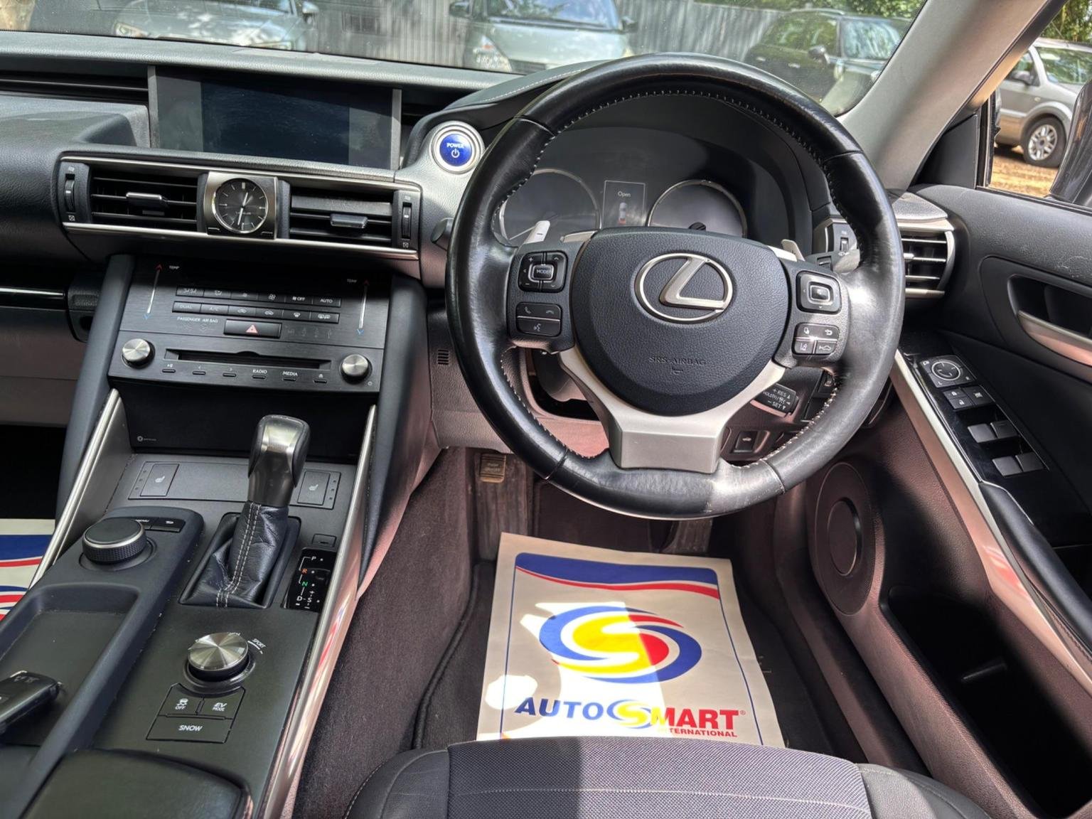 Lexus IS