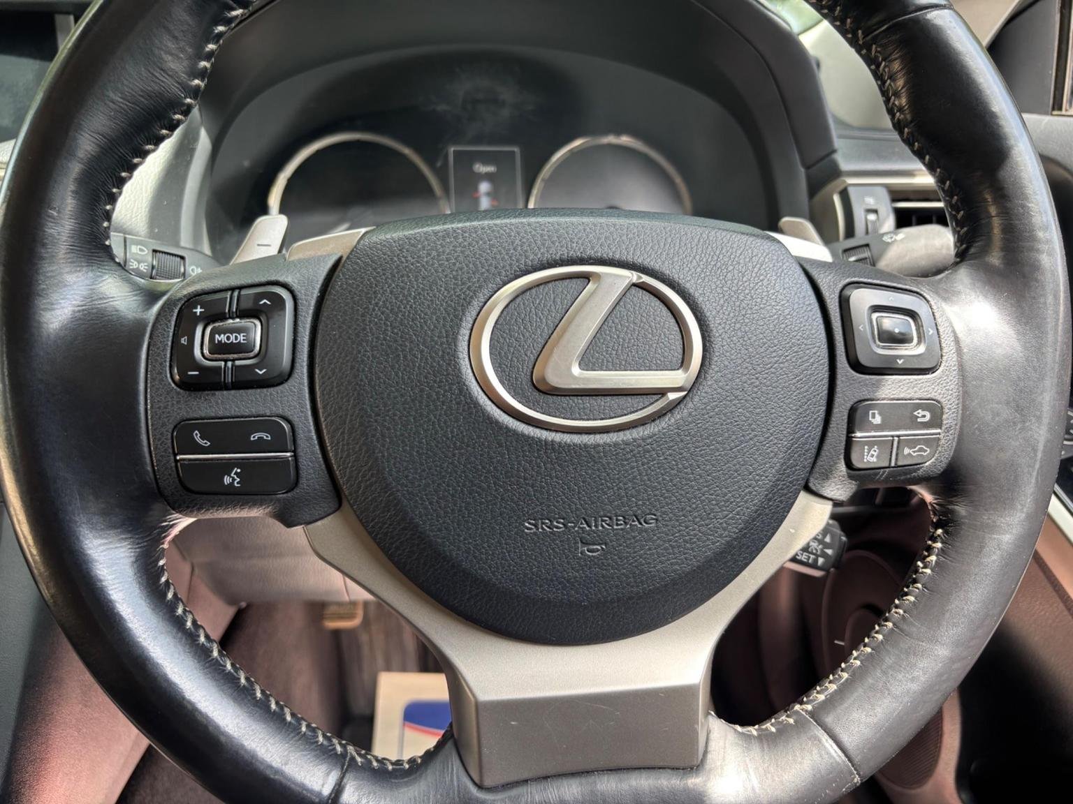Lexus IS
