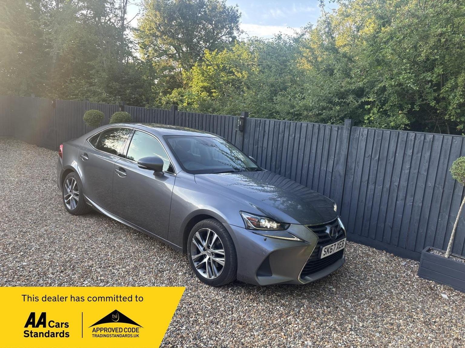 Lexus IS