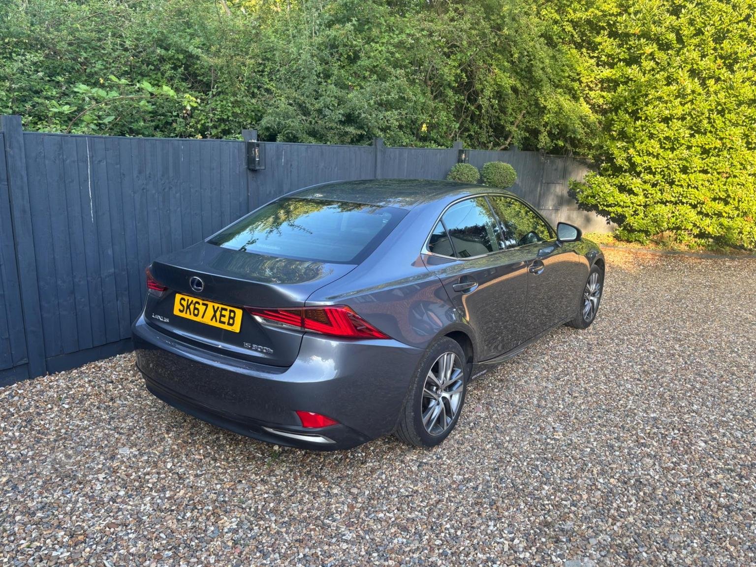 Lexus IS
