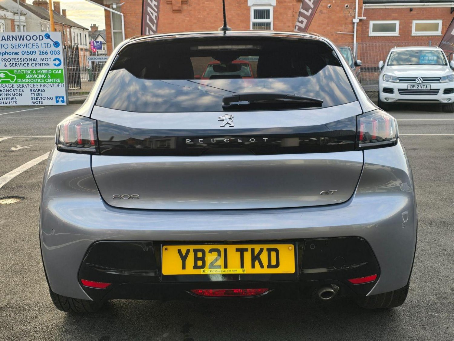 Peugeot 208