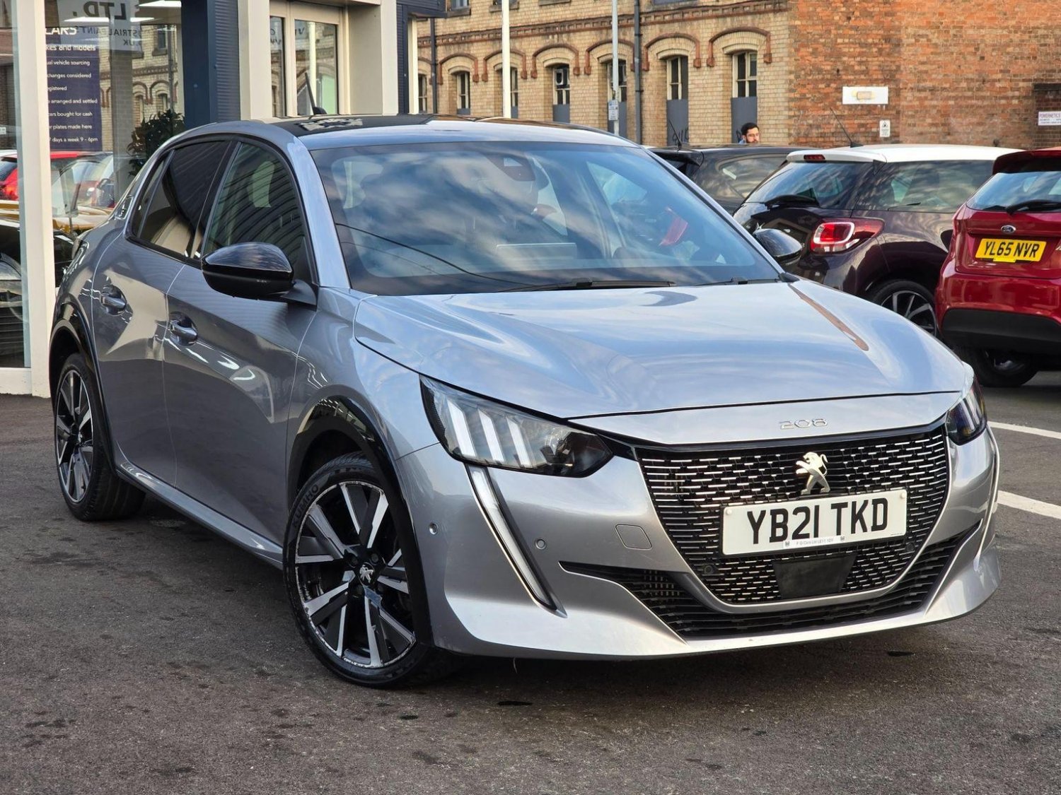 Peugeot 208