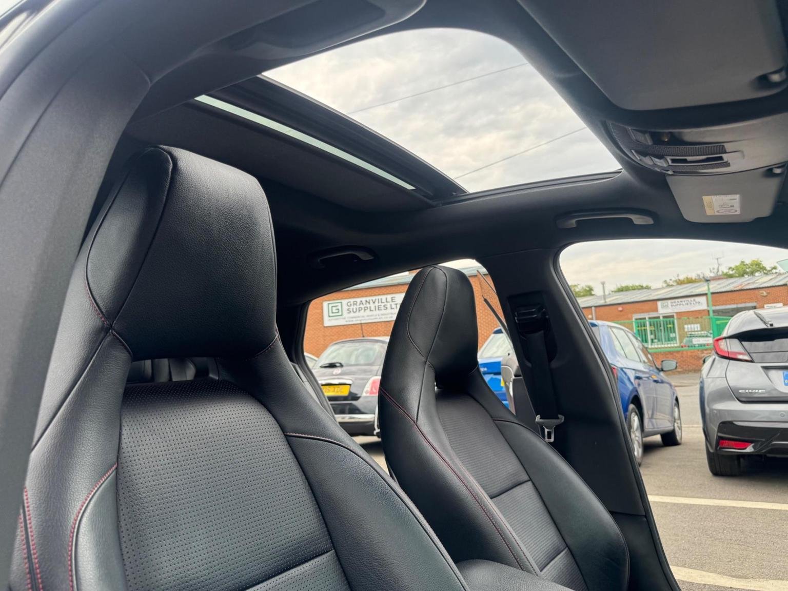 Mercedes Benz CLA