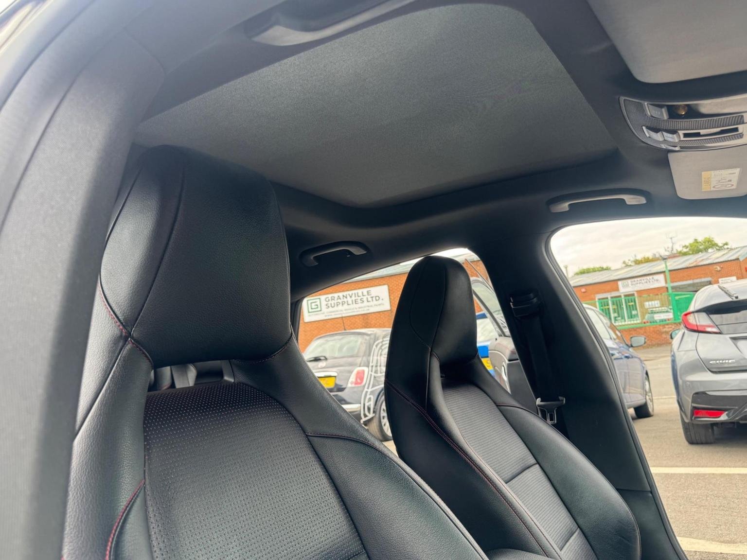 Mercedes Benz CLA
